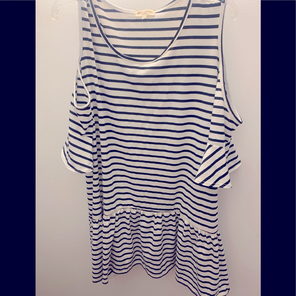 Sweet Lovely by Jen 3x cold shoulder tunicNWOT